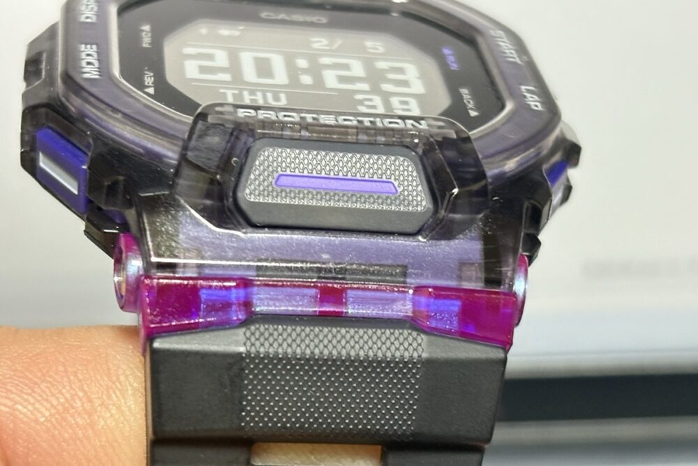 G-SHOCK GBD-200SM-1A6JFのパープルカラー